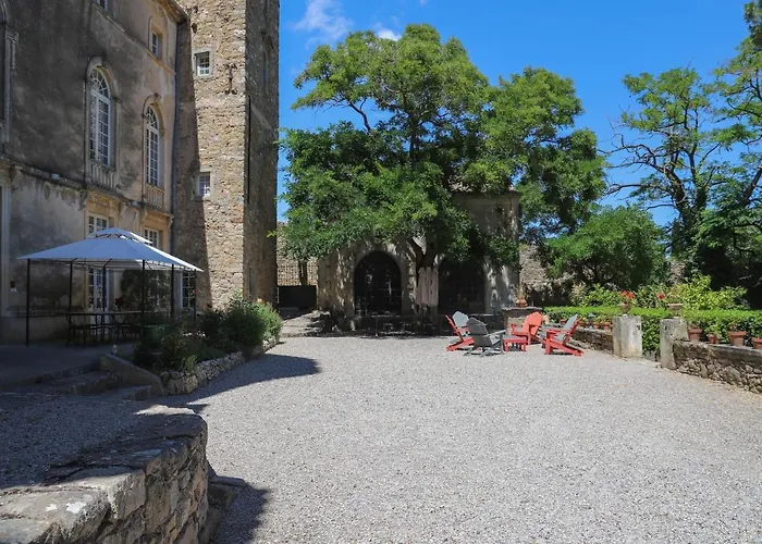 Chateau D'agel بيت للعطل *